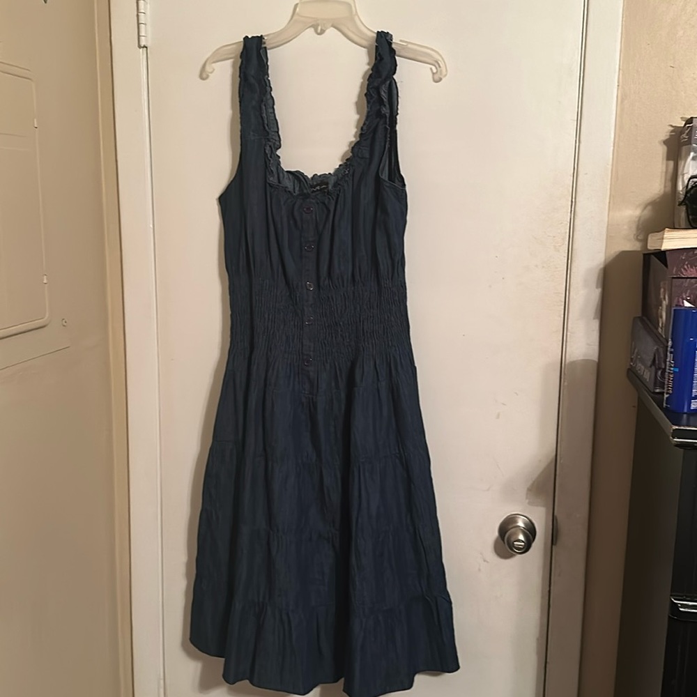 Women’s size 2x blue jean dress. Lost weight and unable to fit anymore